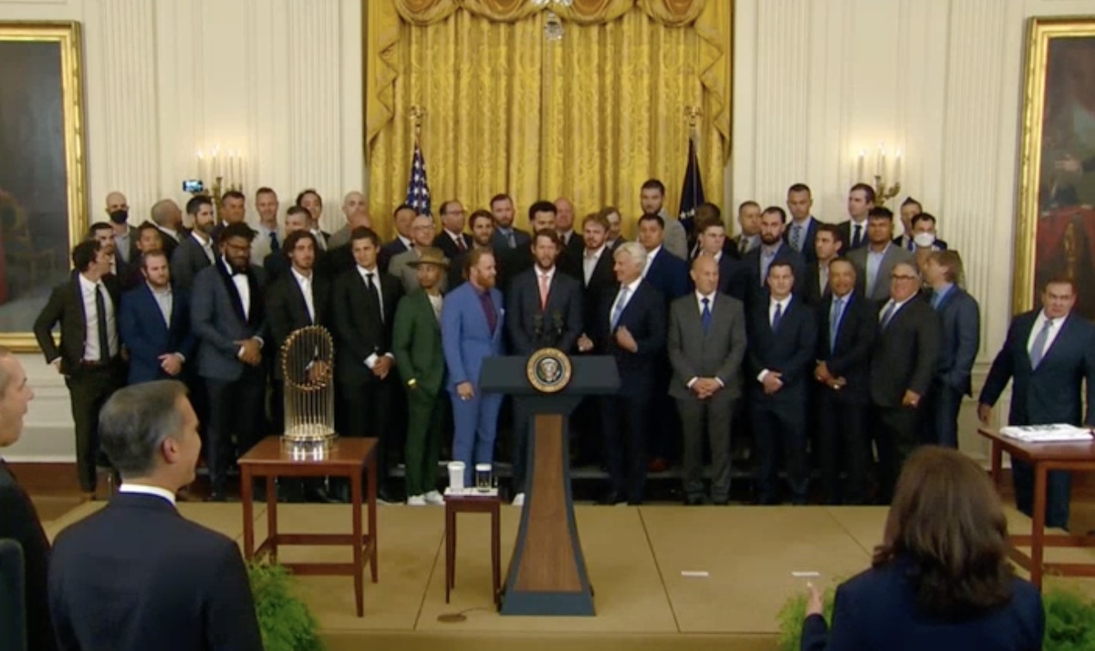 L.A. Dodgers pitcher Joe Kelly wears mariachi jacket to White House after  trading jersey