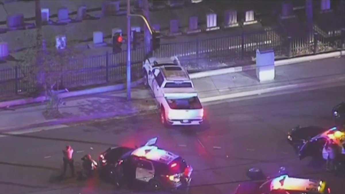 High Speed Chase Ends In Crash In East La Nbc Los Angeles 0850