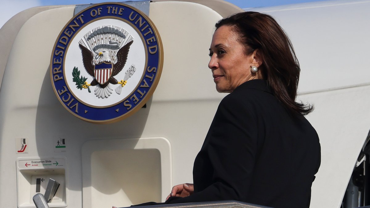 Harris Holds Steady on Southeast Asia Trip as Crises Loom – NBC Los Angeles Harris Holds Steady on Southeast Asia Trip as Crises Loom – NBC Los Angeles