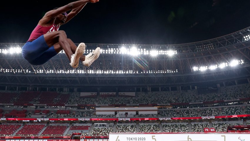 TOKYO, JAPAN – AUGUST 27: Lex Gillette of Team United States competes in the Men’s Long Jump – T11 Final on day 3 of the Tokyo 2020 Paralympic Games at the Olympic Stadium on August 27, 2021 in Tokyo, Japan. (Photo by Buda Mendes/Getty Images)