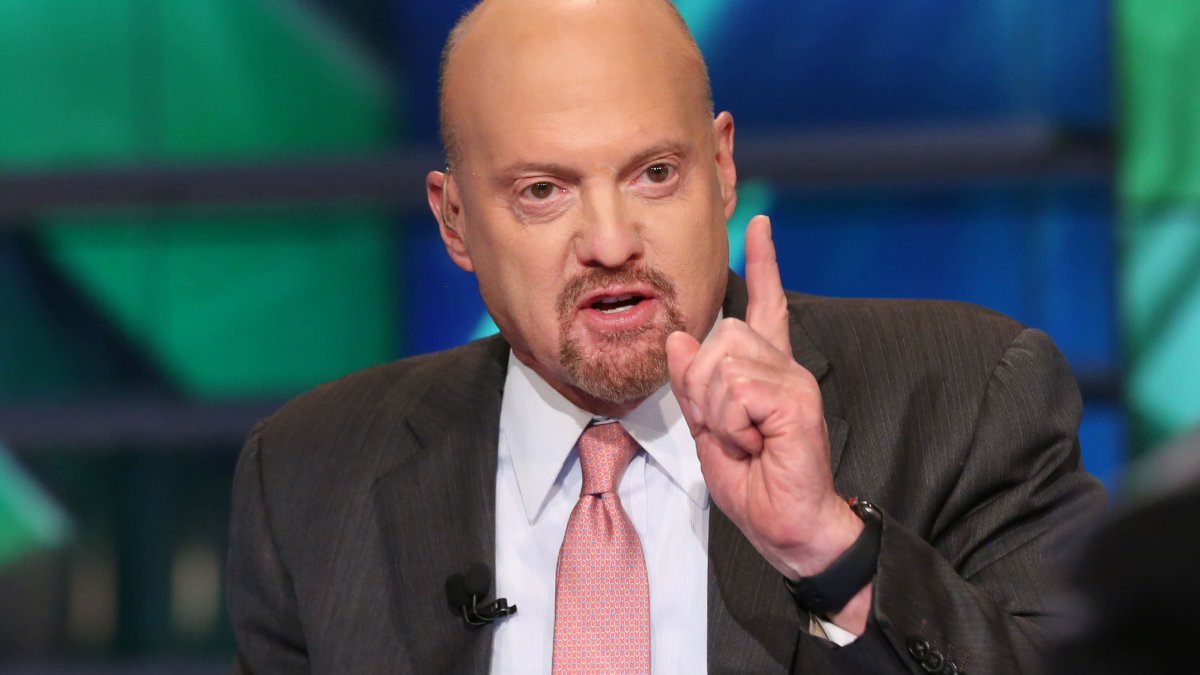 Here Are 4 of Cramer's Top Stock Picks for 2022, Including a Red-Hot Oil Giant - Vimarsana News