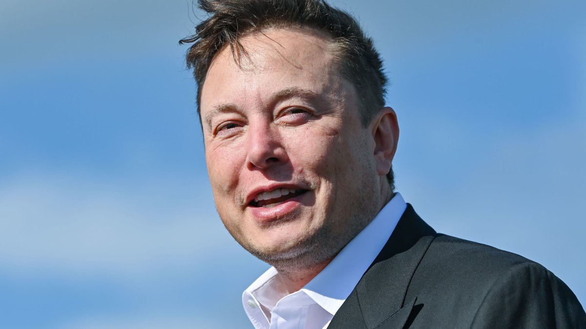 Elon Musk Says Own 'Physical Things' When Inflation Is High, But He's Not Selling His Crypto – NBC Los Angeles - Vimarsana News