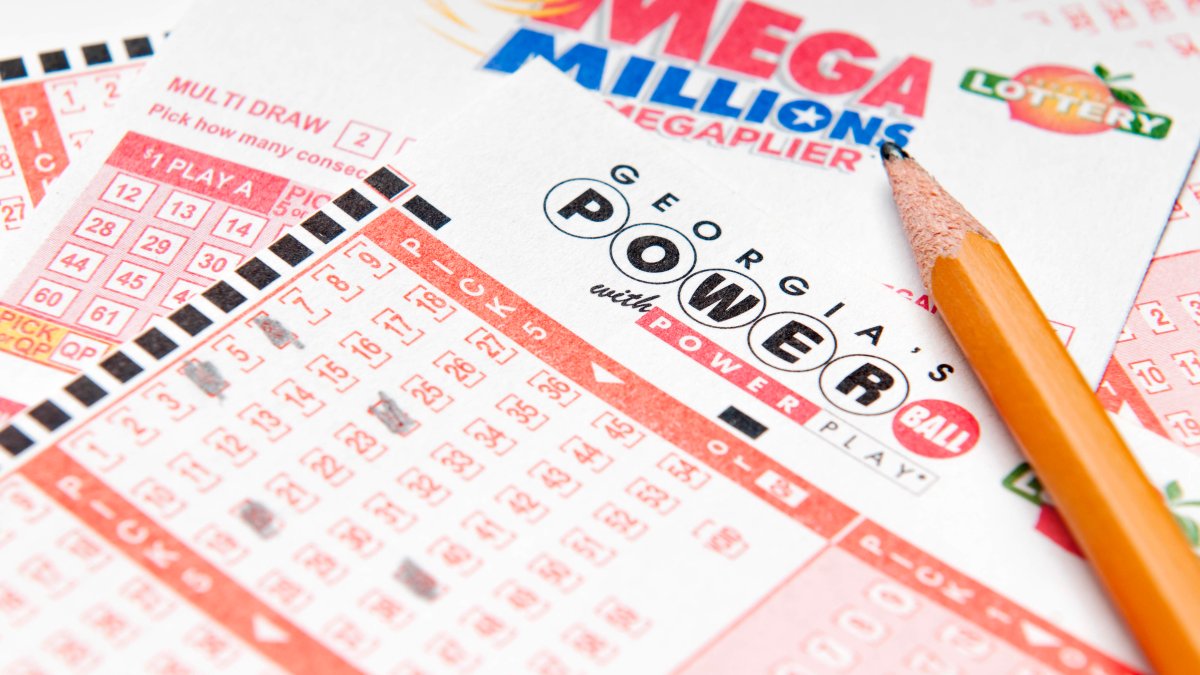 Powerball's Jackpot Is $353 Million and Mega Millions Is at $160 Million. Here's How Winners Would Be Taxed - Vimarsana News