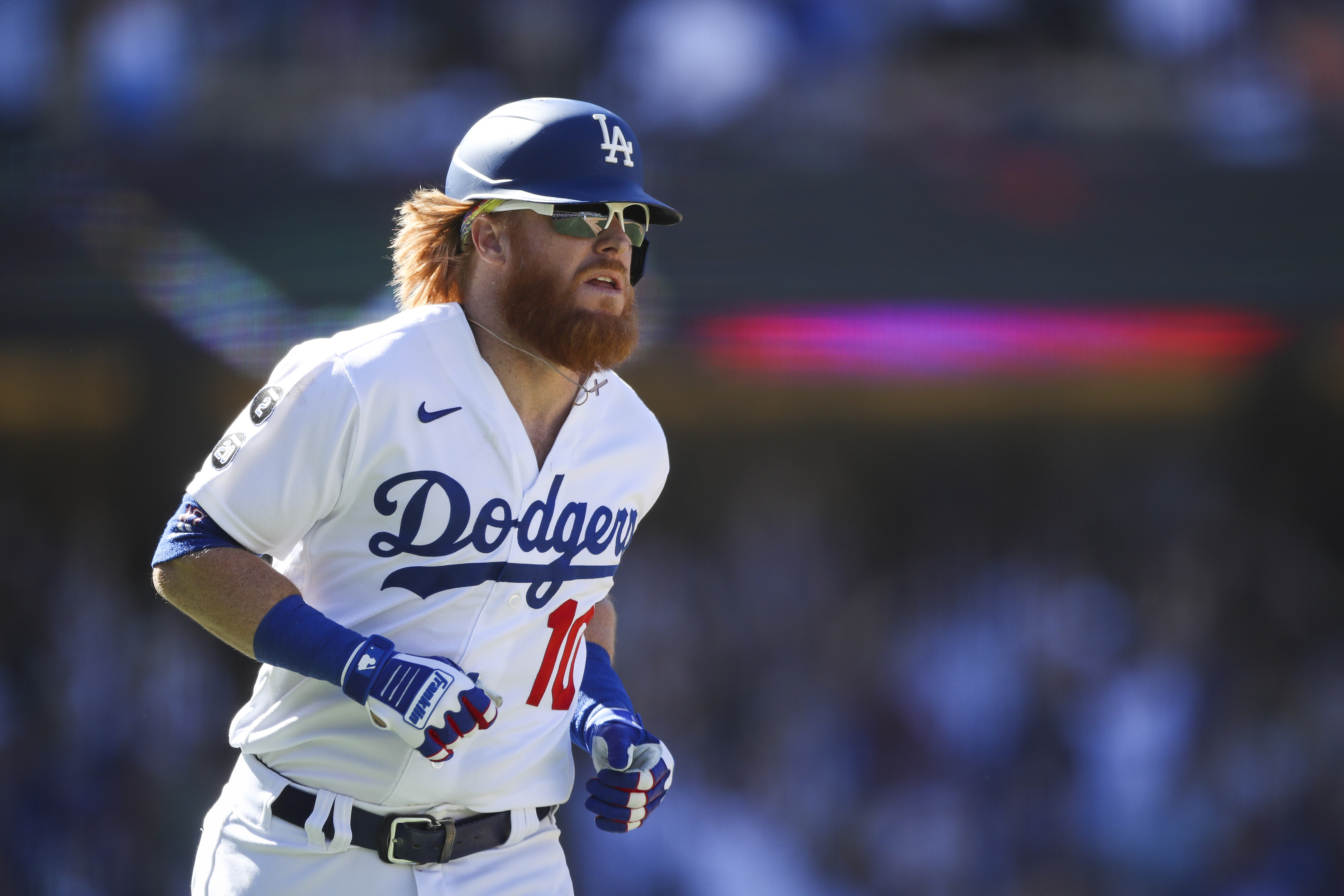 Dodgers' Justin Turner wins MLB's Roberto Clemente Award - Los