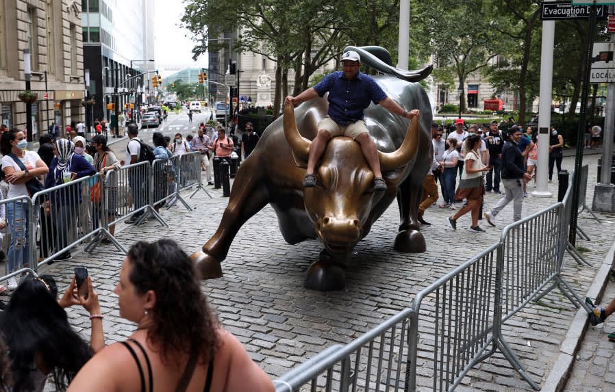 What to Watch Today: Wall Street on Track for a Winning Week on Strong Earnings - Vimarsana News