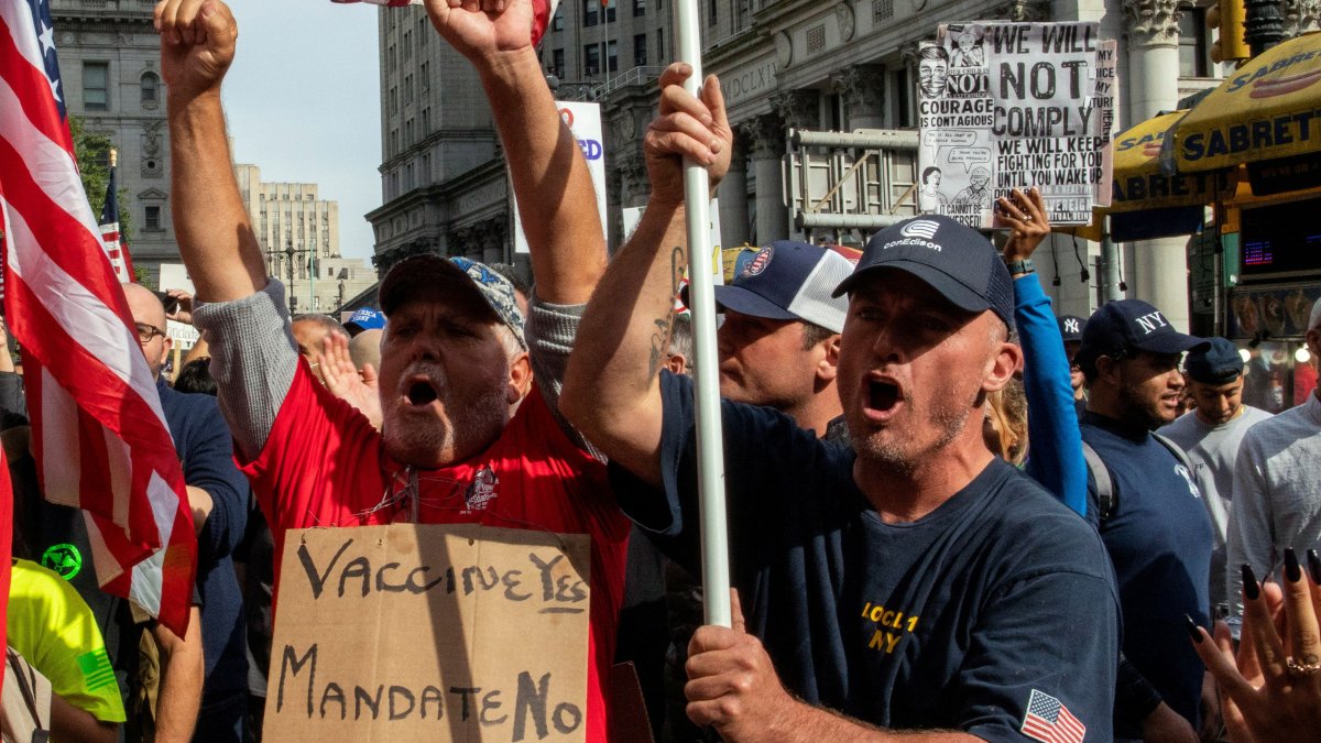 Some 5% of Unvaccinated Adults Quit Their Jobs Over Covid Vaccine Mandates, Survey Shows - Vimarsana News