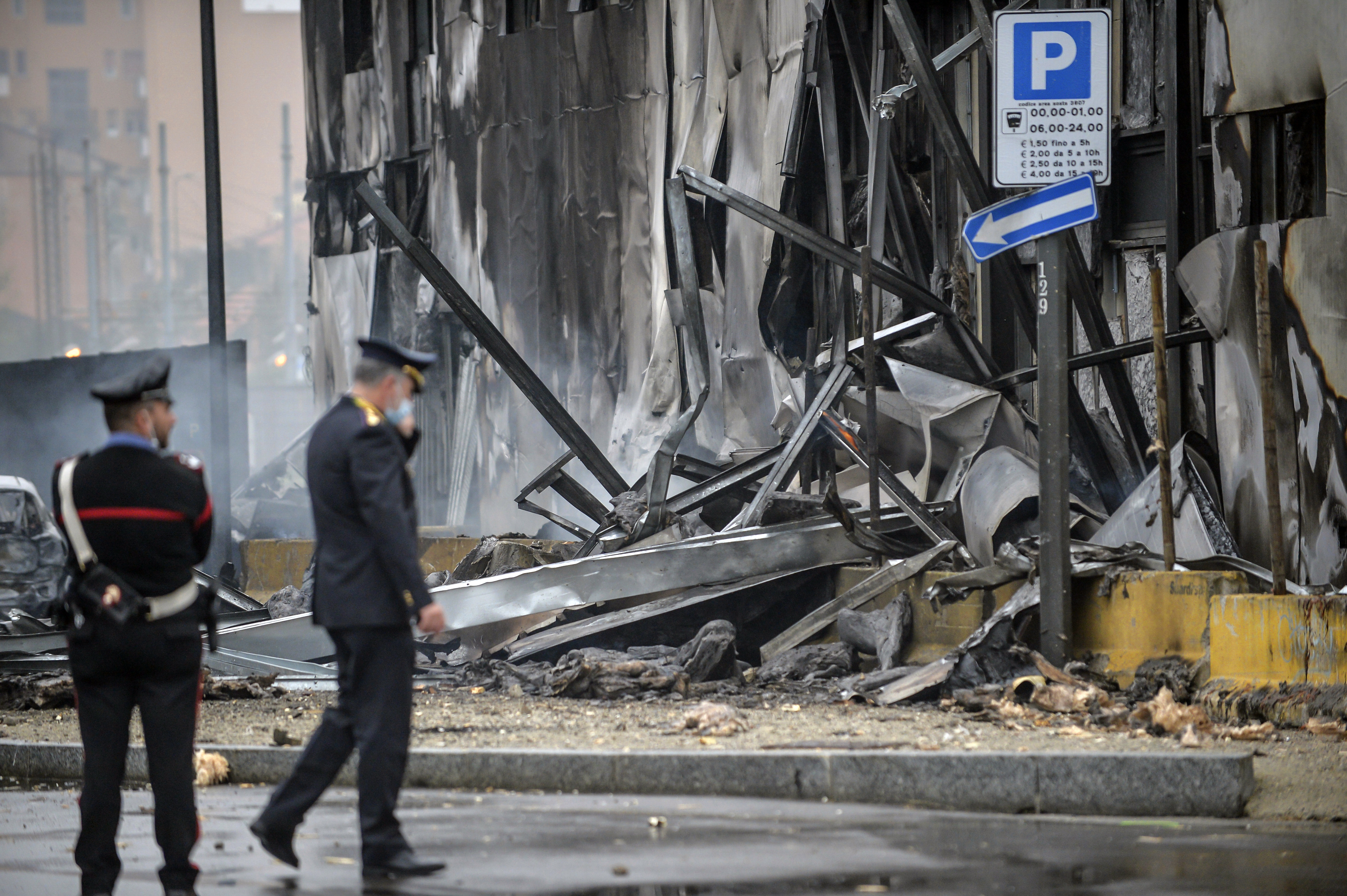Small Plane Crashes Into Building in Italy; 8 Reported Dead – NBC Los Angeles - Vimarsana News