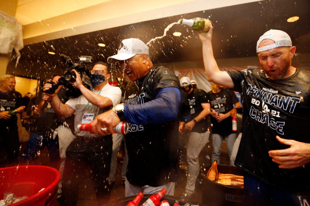 ABC7 - DODGERS ELIMINATE GIANTS! The Dodgers will face the Atlanta Braves  in the NLCS after beating the San Francisco Giants 2-1 in the  winner-take-all Game 5. Cody Bellinger came up clutch