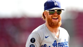 A Day In The Life of Roberto Clemente Award Winner Dodgers Justin Turner at  Home with Wife! #dodgers 