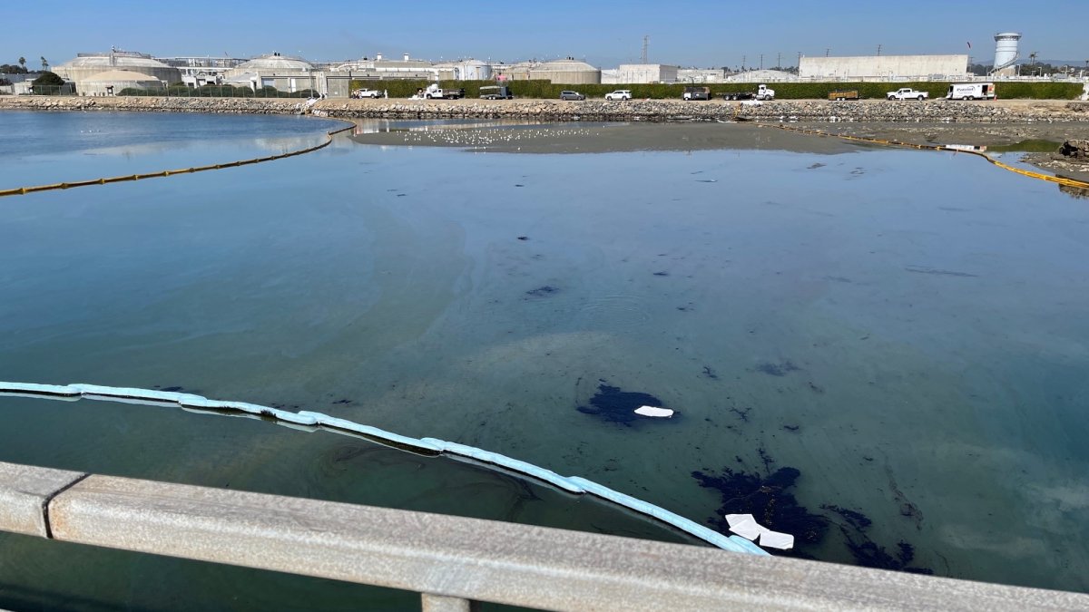 Huntington Beach Oil Spill: Beach Closures and More – NBC Los Angeles - Vimarsana News