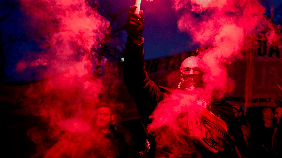 Protests Erupt Over Virus Rules in Austria, Italy, Croatia – NBC Los Angeles Protests Erupt Over Virus Rules in Austria, Italy, Croatia – NBC Los Angeles