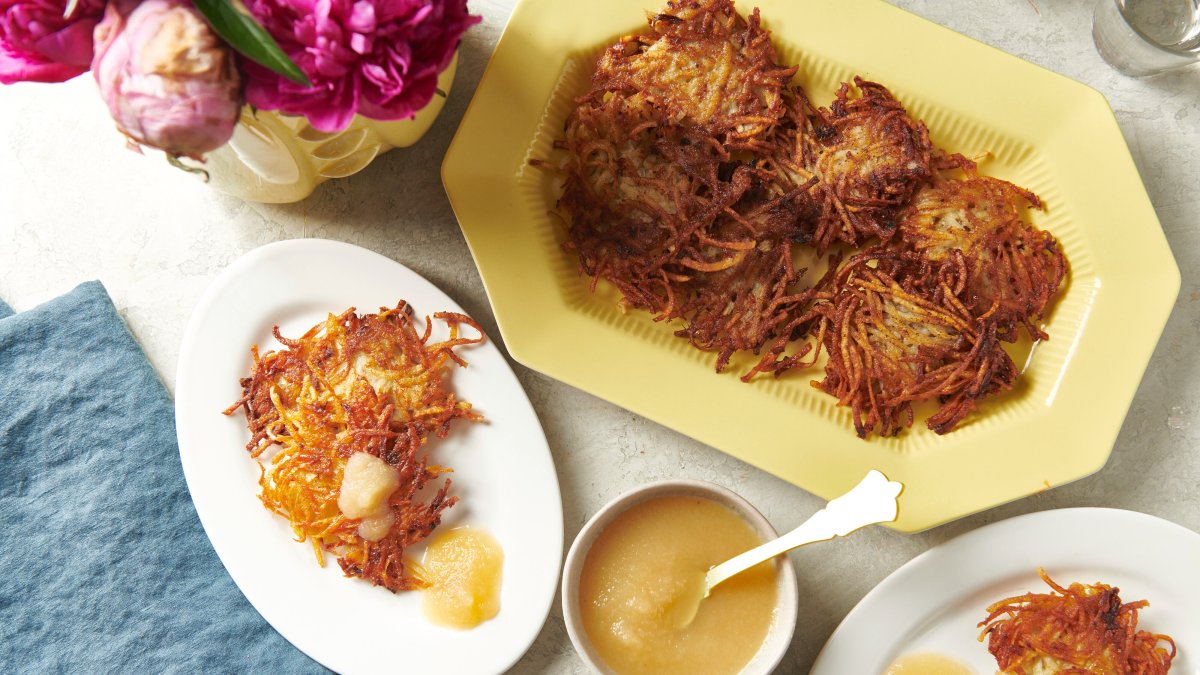 Continue the Holiday Feasting With Hanukkah’s Potato Latkes – NBC Los Angeles Continue the Holiday Feasting With Hanukkah’s Potato Latkes – NBC Los Angeles
