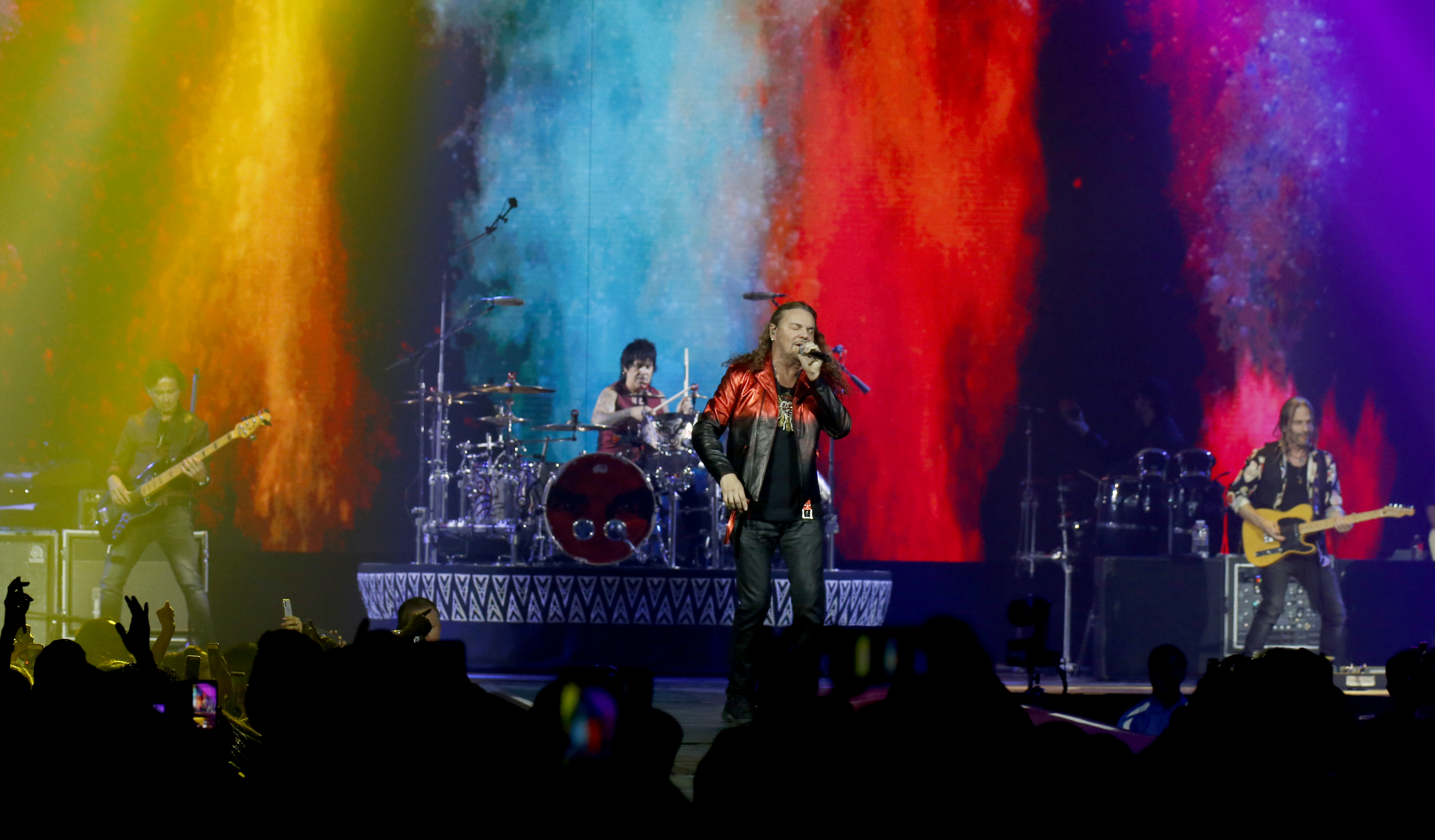 Mana Discusses Historic Los Angeles Residency at The Forum