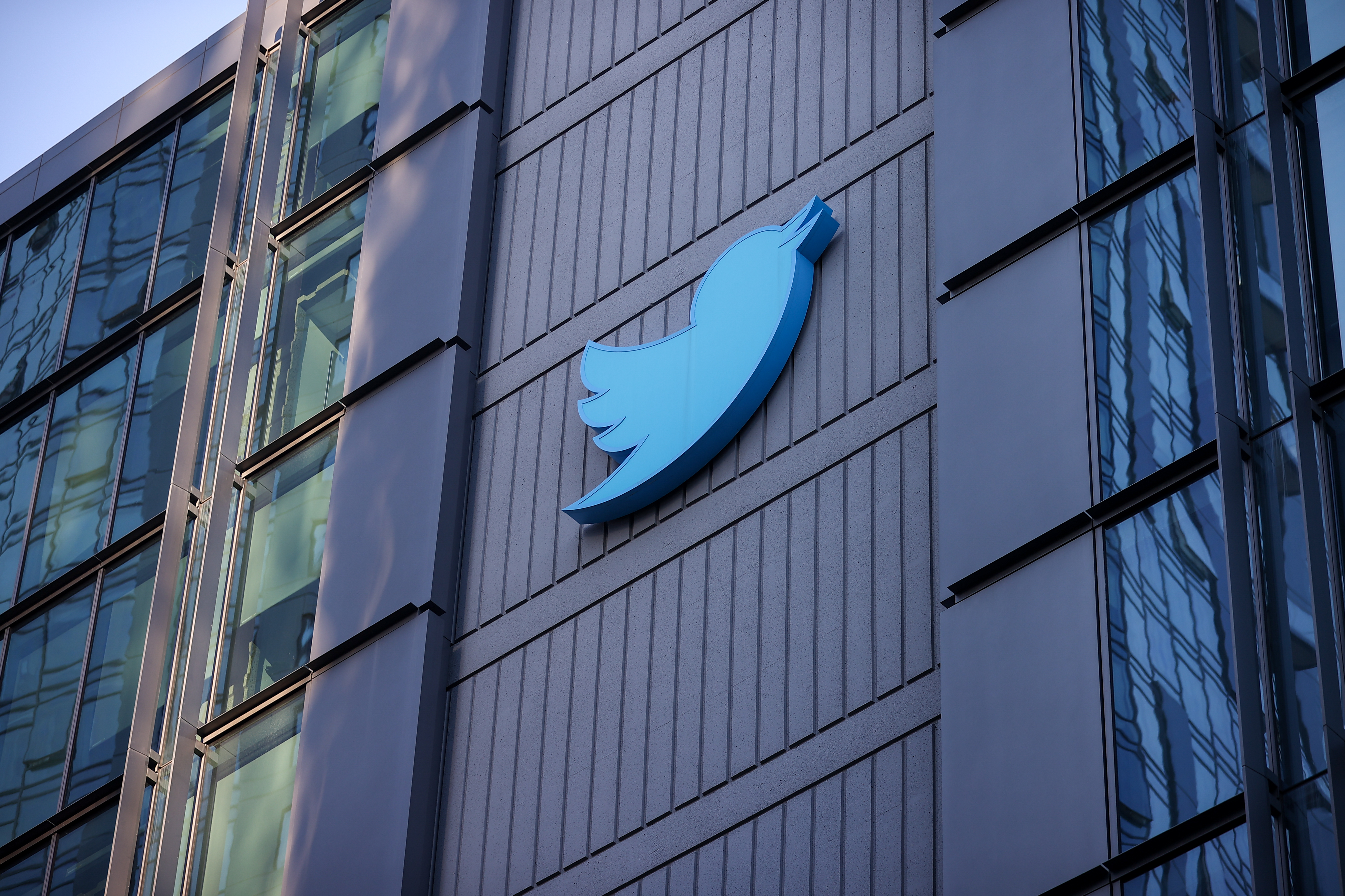 Twitter Rolls Out Redesigned Misinformation Warning Labels – NBC Los ...