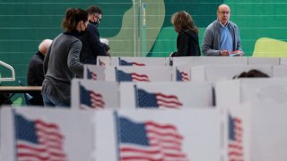 Local Democrats Warn Party: Growing Republican Wave Is Real 1