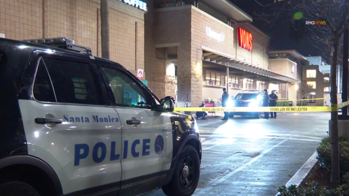 Man Stabbed at Santa Monica Vons Over Face Mask Fight NBC Los Angeles