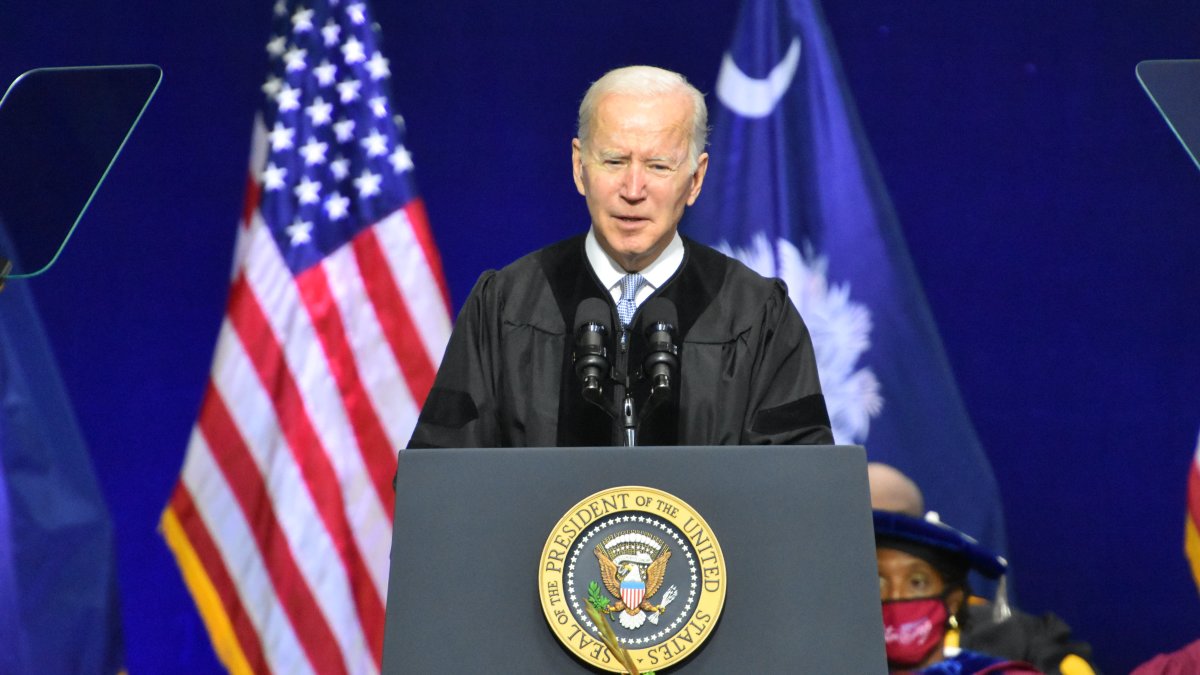Why Some Experts Say Biden Should Extend the Federal Student Loan Pause: 'The Government Does Just Fine Without Our Money' – NBC Los Angeles - Vimarsana News