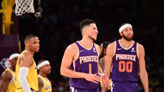 Phoenix Suns v Los Angeles Lakers