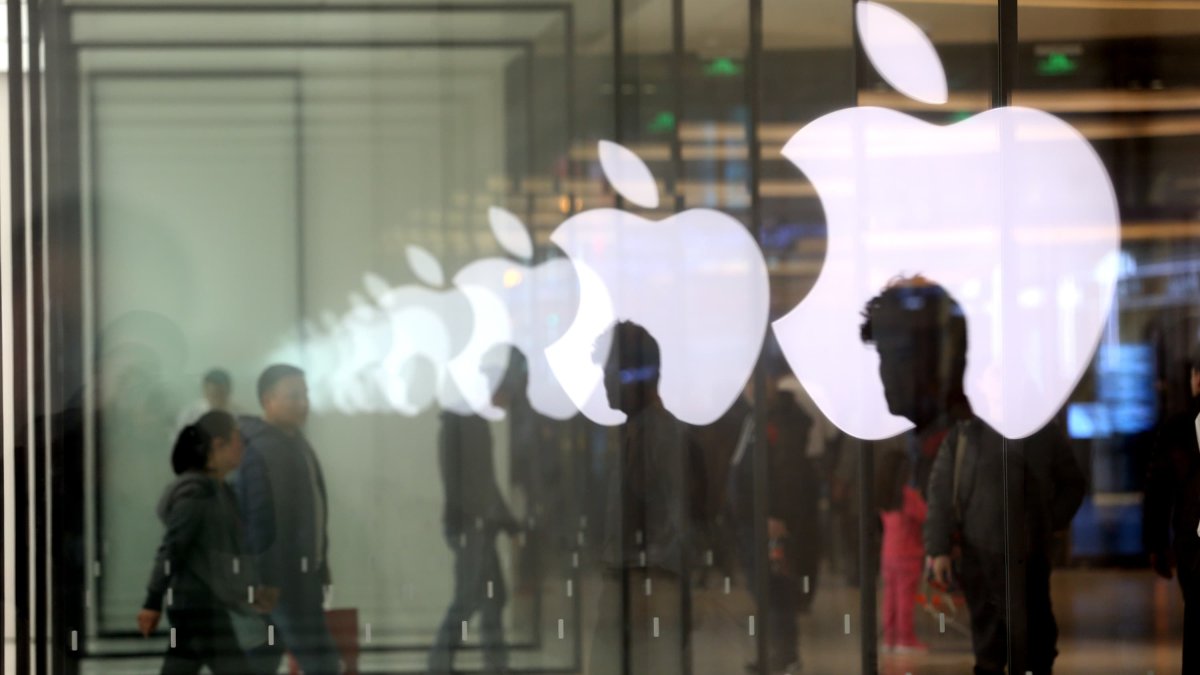 Options Trader Lays Out Huge Bet on Apple Into Earnings - Vimarsana News