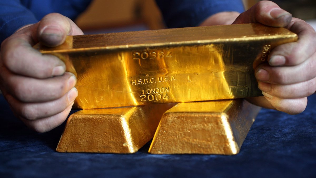 Spot Gold at $2,100? Commodities Analyst Says Gold Could Test New Highs This Year - Vimarsana News