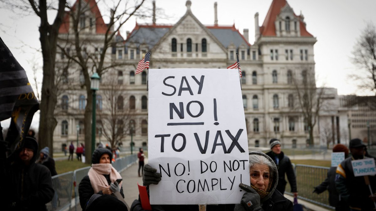 Companies Face a Tangle of State Policies Now That Supreme Court Rules Against Federal Vaccine Mandate - Vimarsana News