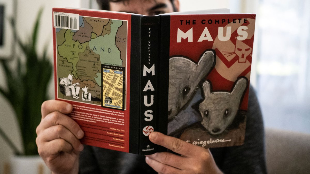 'Maus' Is an Amazon Bestseller After Tennessee School Ban – Author Art Spiegelman Compares Board to Putin – NBC Los Angeles - Vimarsana News
