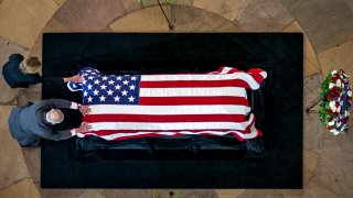 ‘Legendary Leader': Family, Colleagues Honor Harry Reid as He Lies in State at US Capitol 1