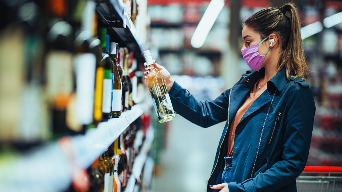How to Let Dry January Help You Drink Less in 2022 – NBC Los Angeles - Vimarsana News