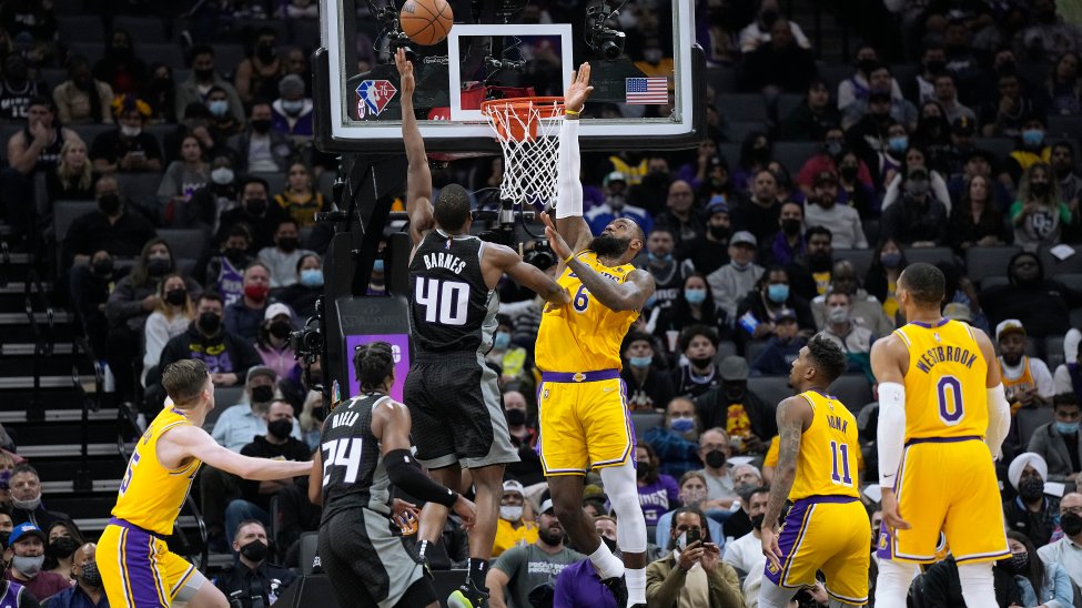 James scores 34 but Lakers stumble, fall to Kings 125-116 - Imagesum