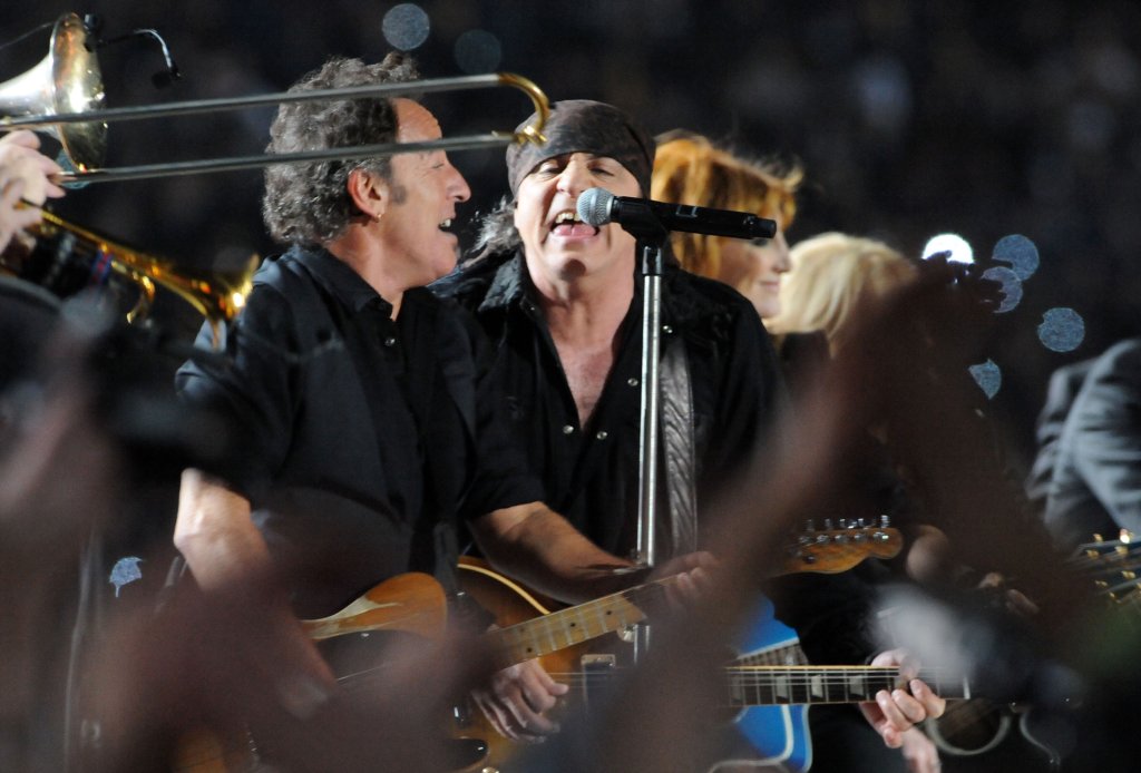 Dave's Music Database: Super Bowl Halftime Shows Ranked, 1967-2022