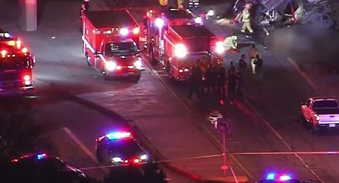 At Least Two Dead In Car Crash Off 210 Freeway In Pasadena - Vimarsana News