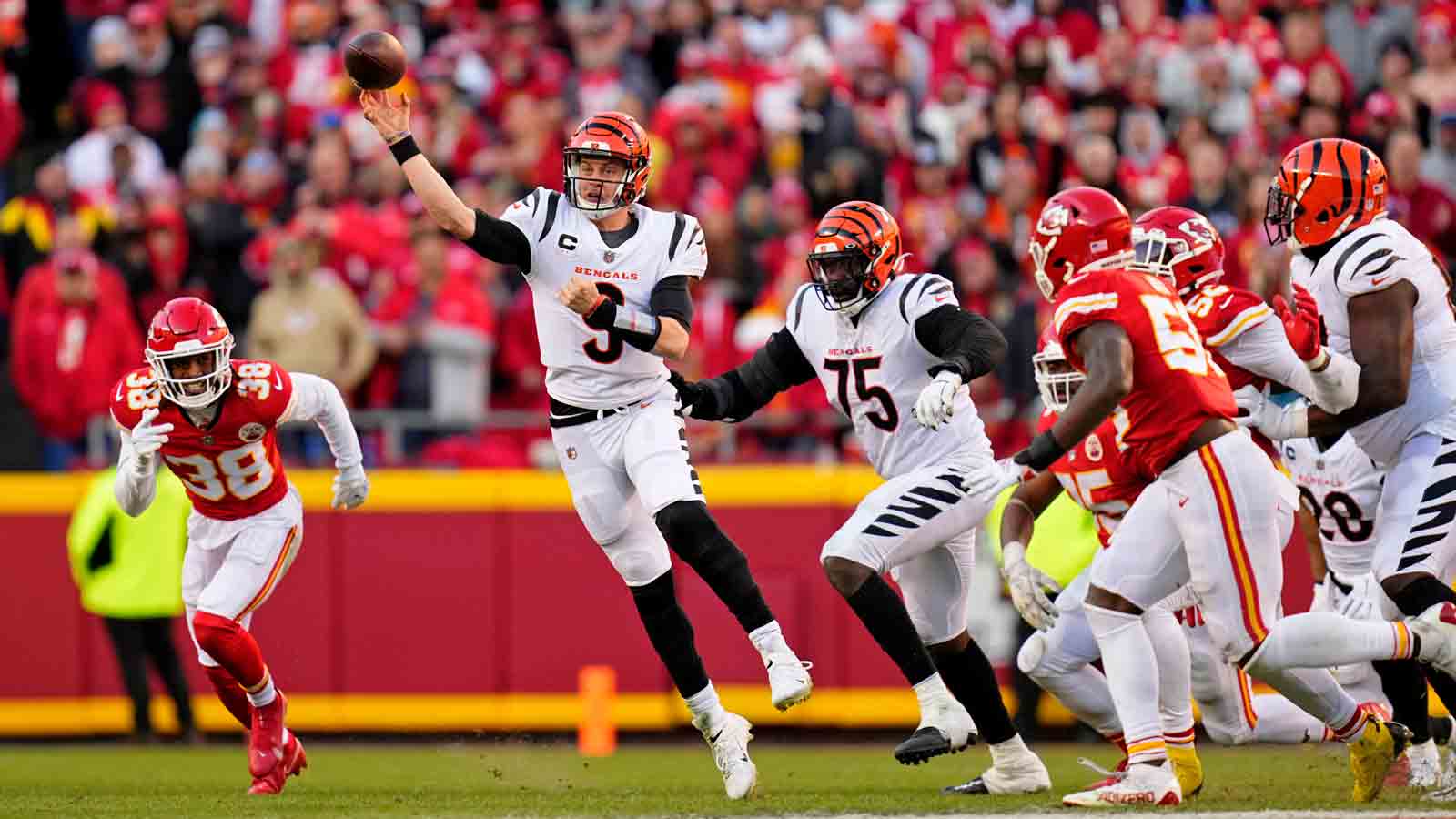 Bengals defeat Chiefs in overtime to advance to Super Bowl LVI - Los  Angeles Times