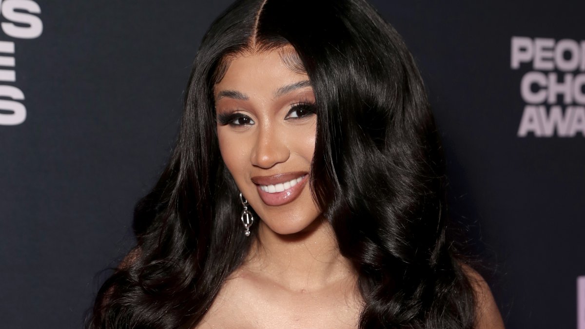 Cardi B Sued for $5M by Man 'Humiliated' Over Sexually Suggestive Image – NBC Los Angeles - Vimarsana News