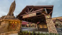 Great Wolf Lodge Celebrates the Wolf Moon With a Sale