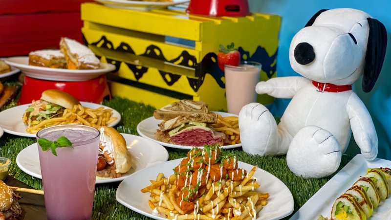 PEANUTS Plates: The Knott's Fest Is Back With Bites Galore