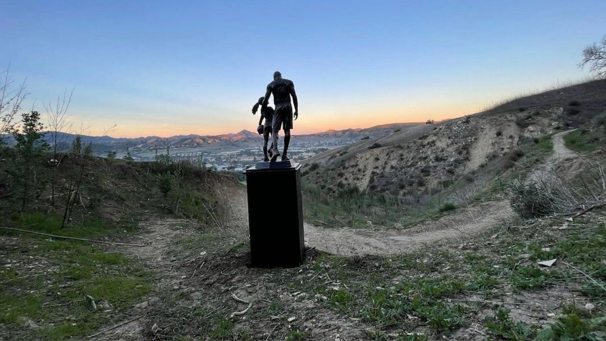 BREAKING: Kobe Bryant statue outside LA's  Arena