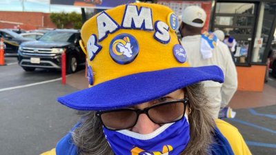 Rams Fans Rally at Randy's Donuts – NBC Los Angeles