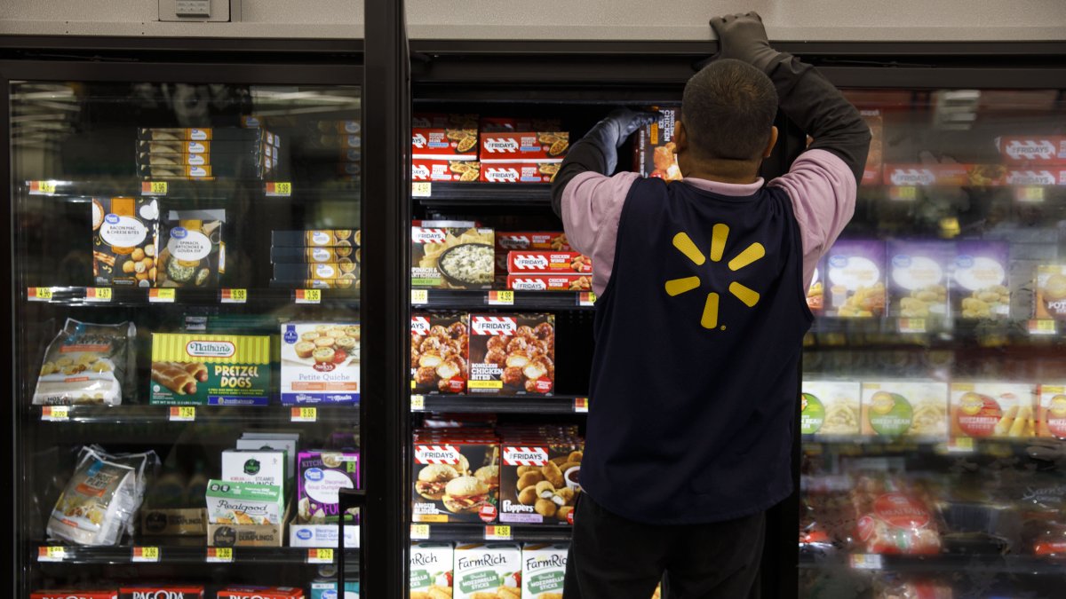 Walmart's Earnings May Signal If Shoppers Are Spending Or Getting Spooked by Inflation - Vimarsana News