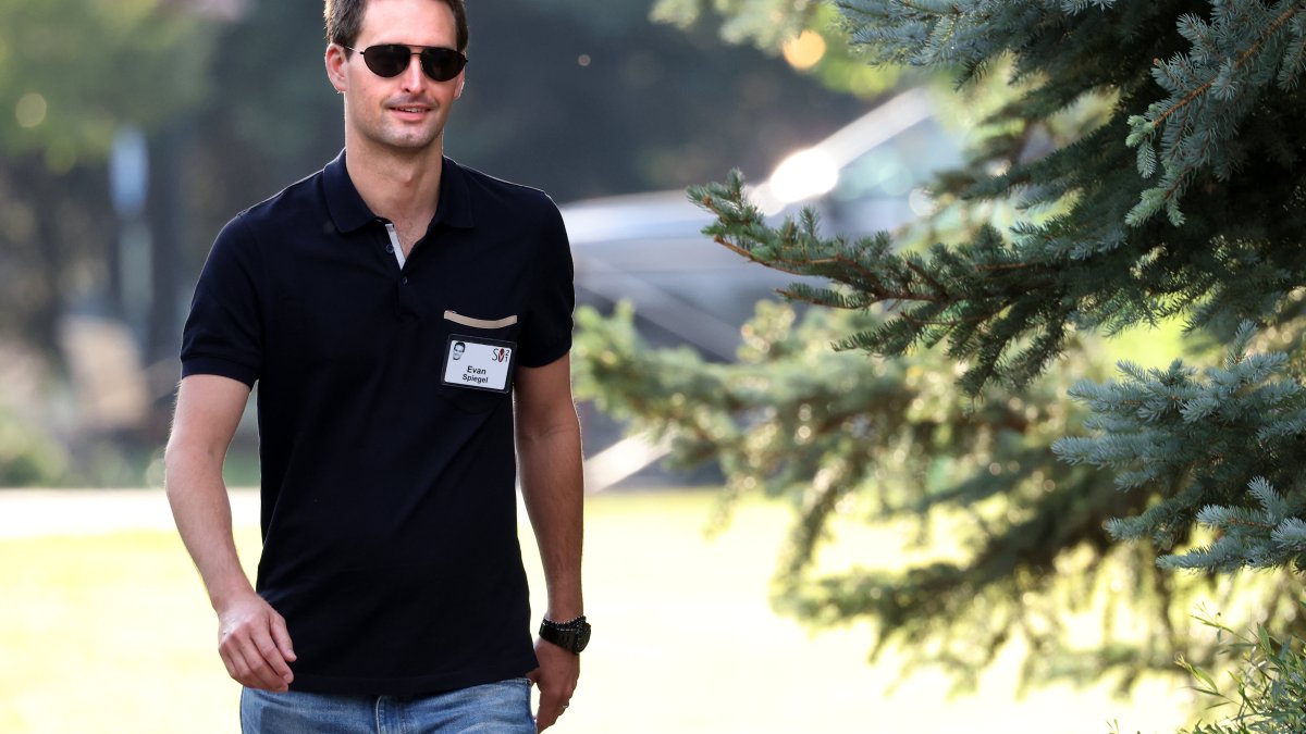 Snap Reports 'Challenging' Quarter That Missed Sales and Profit Estimates – NBC Los Angeles - Vimarsana News