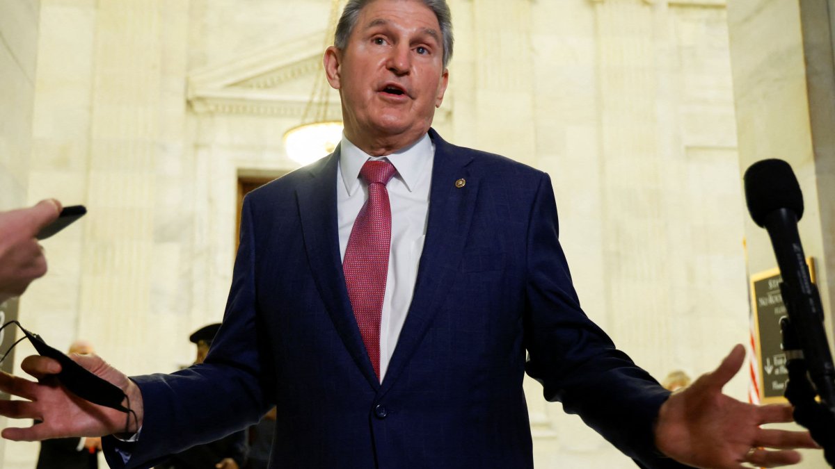 Former Joe Manchin Aides Lobbied His Office, Congress on Build Back Better in Leadup to Senator Rejecting Bill - Vimarsana News