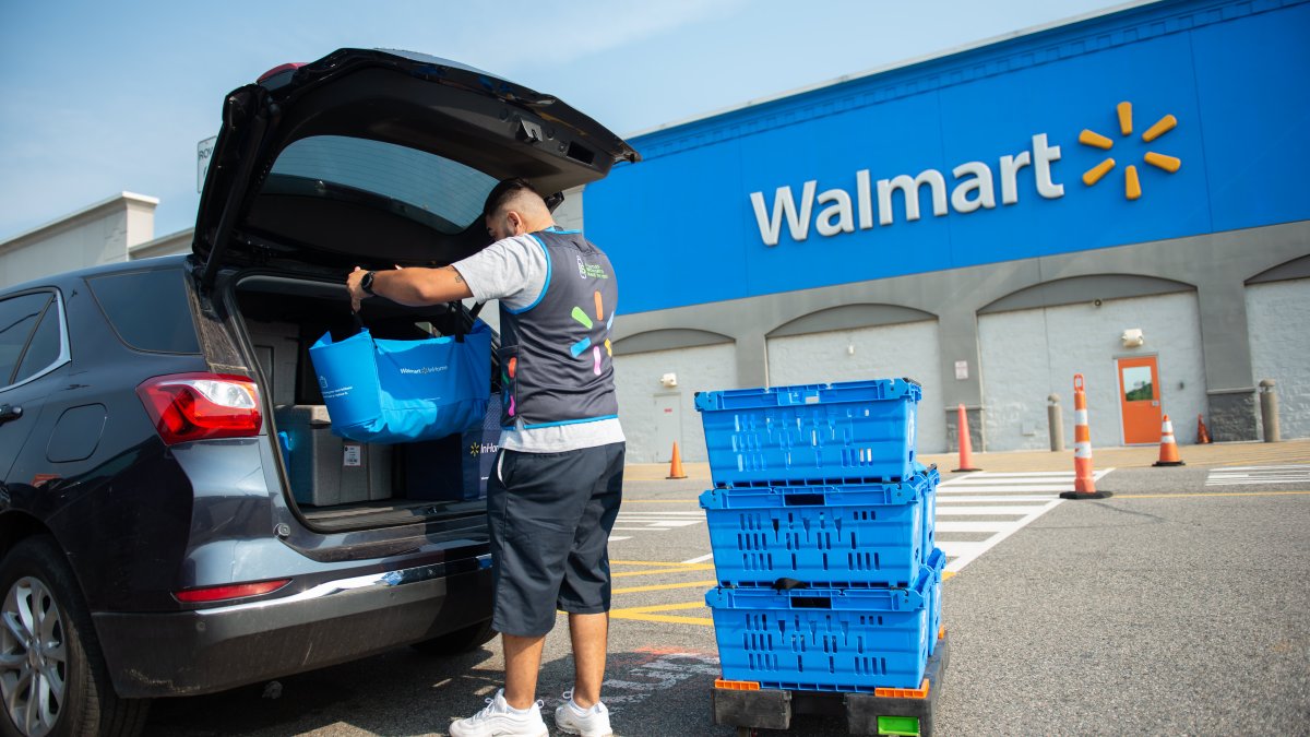 Walmart Tests Ways to Ditch Single-Use Plastics, as Climate Advocates Urge the Retailer to Go Faster - Vimarsana News