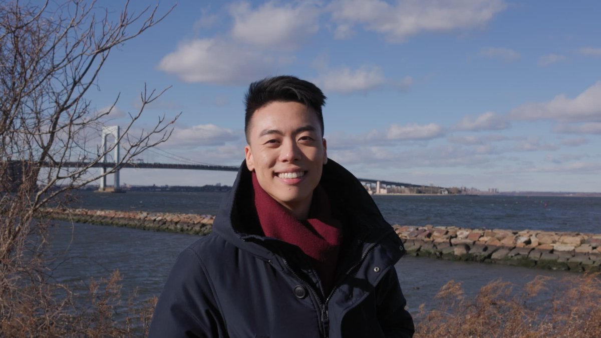 This 26-Year-Old Earns $78,000 Per Year as a Full-Time Magician in New York City - Vimarsana News