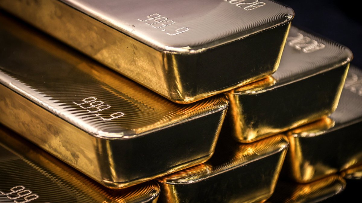 Gold Jumps to Highest Level in More Than a Year as Russia Invades Ukraine - Vimarsana News