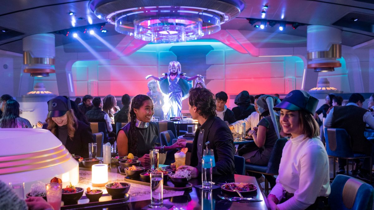 Disney's Star Wars Galactic Starcruiser Is Worth the Price Tag, If You're Willing to Let Loose and Play - Vimarsana News
