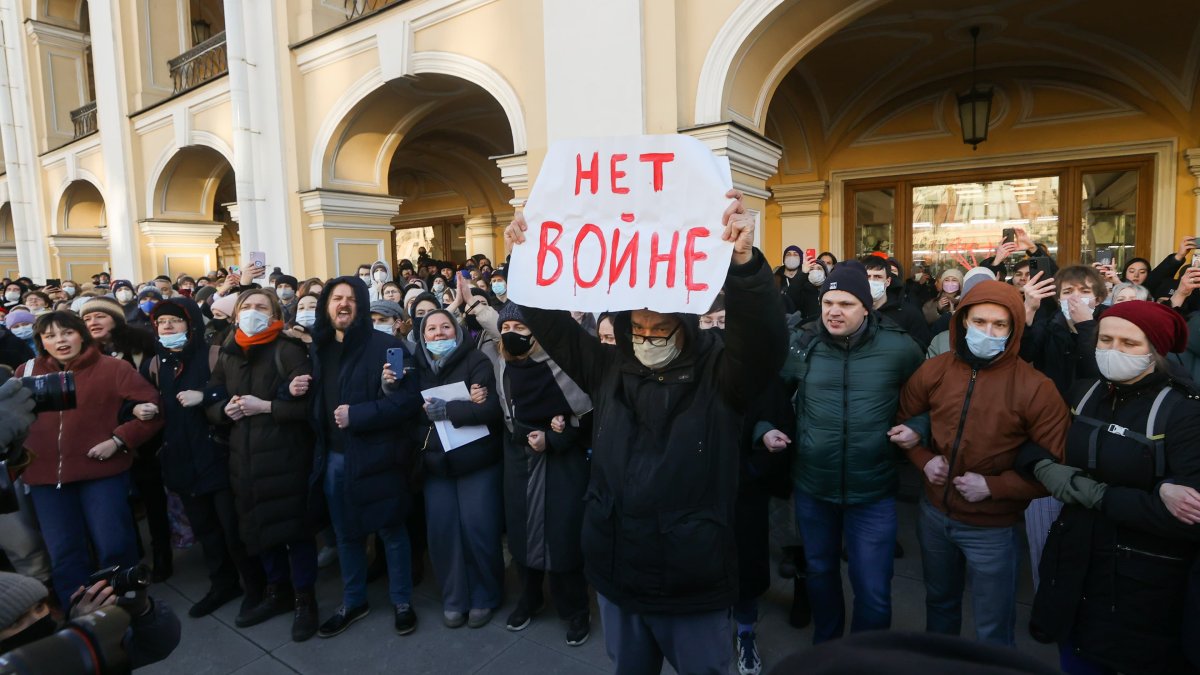 Google, Facebook Battle to Stop Spread of Russian Anti-Ukraine Disinformation With New Changes - Vimarsana News