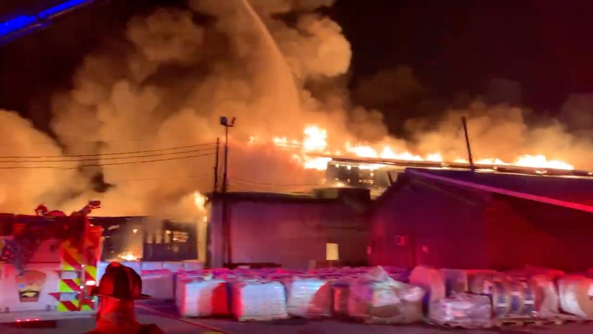 Fire at NC Fertilizer Plant May Cause Explosion, Prompting Evacuations a Mile Around - Vimarsana News