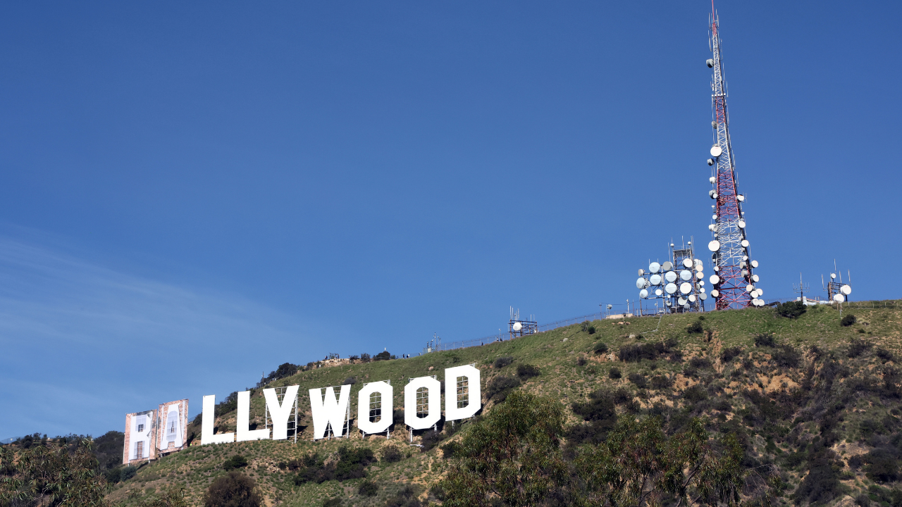 Photos Hollywood Sign Reads ‘Rams House’ After Super Bowl Win NBC(01)