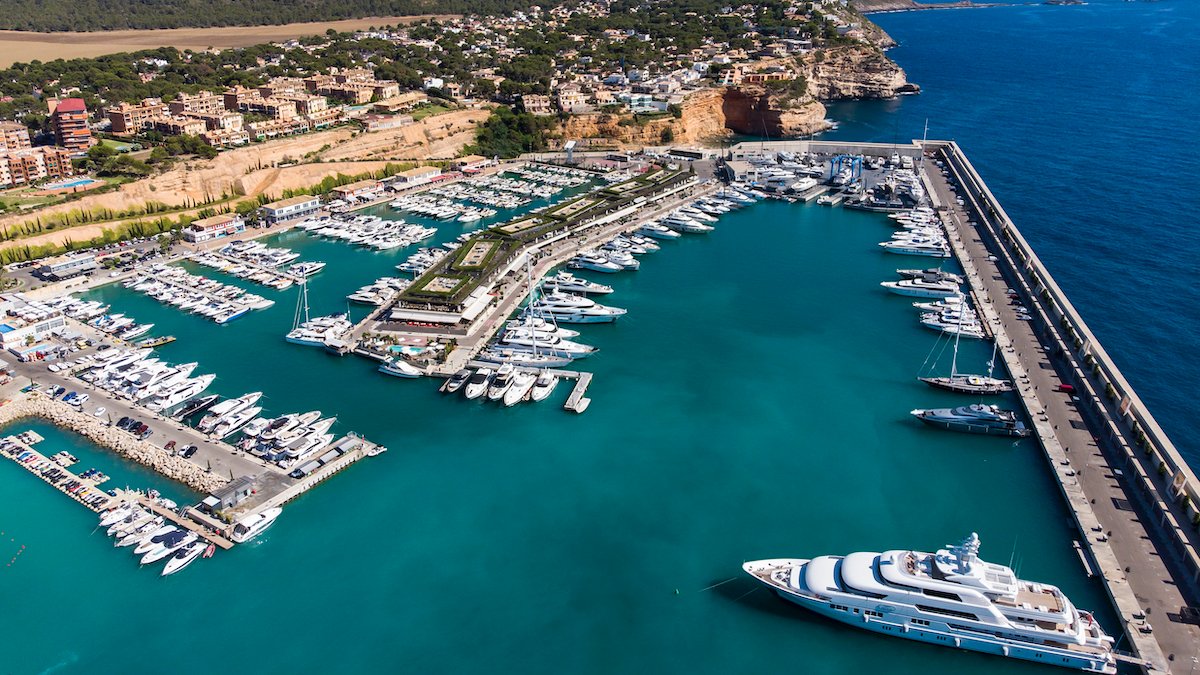 Ukrainian Sailor Tries to Sink Russian Boss' Luxury Yacht – NBC Los Angeles - Vimarsana News