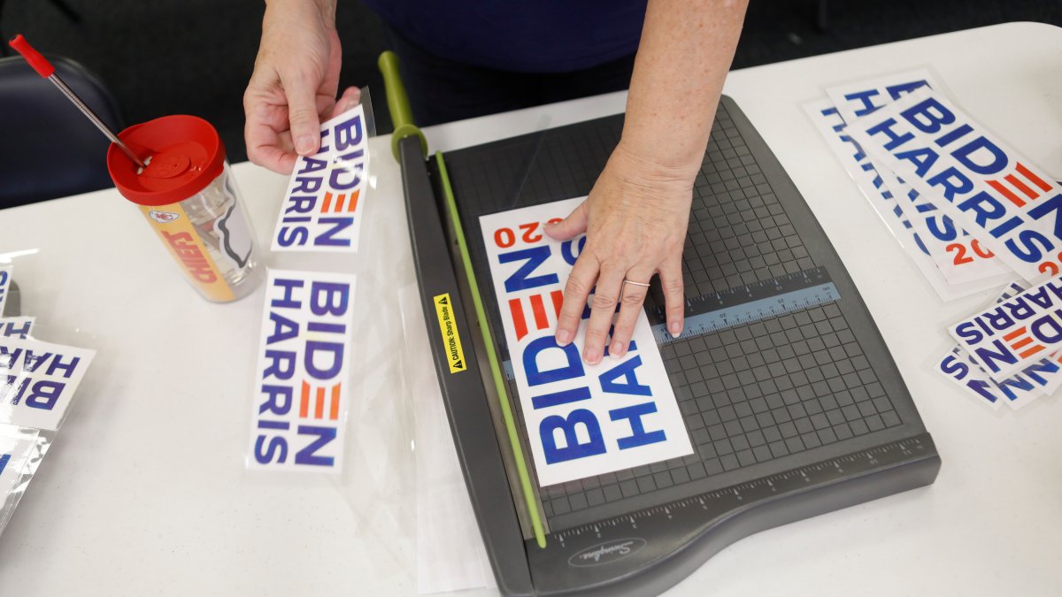 Some Dems Fear Extinction in Rural US With Brand Seen as 'Toxic' – NBC Los Angeles - Vimarsana News