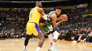 Milwaukee Bucks v Los Angeles Lakers